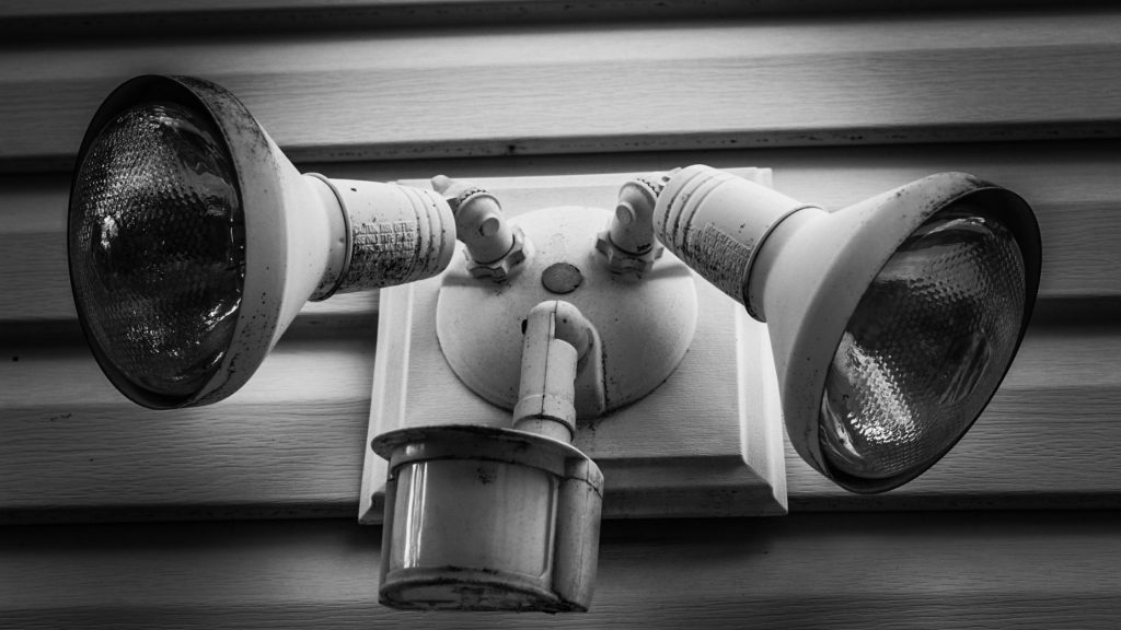 How to Choose Outdoor Security Lightning for Homes